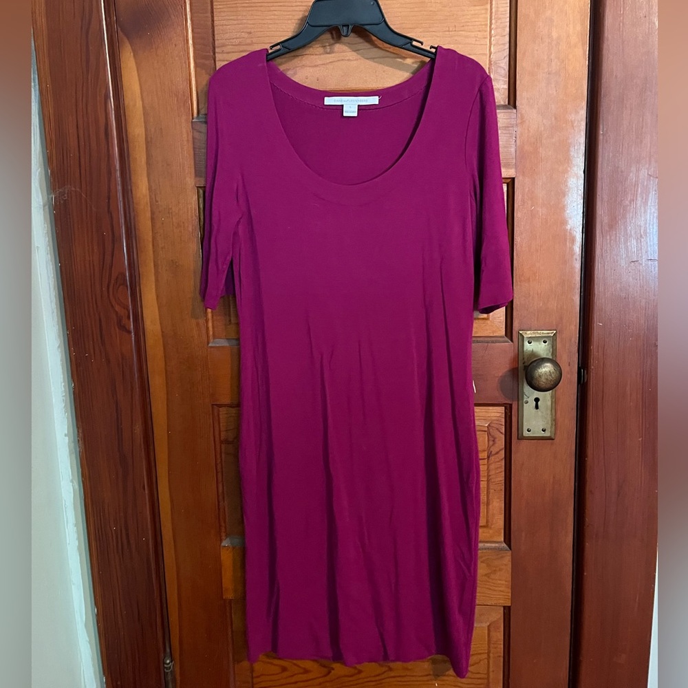 Gorgeous Diane von Furstenberg dress Large scoop neck